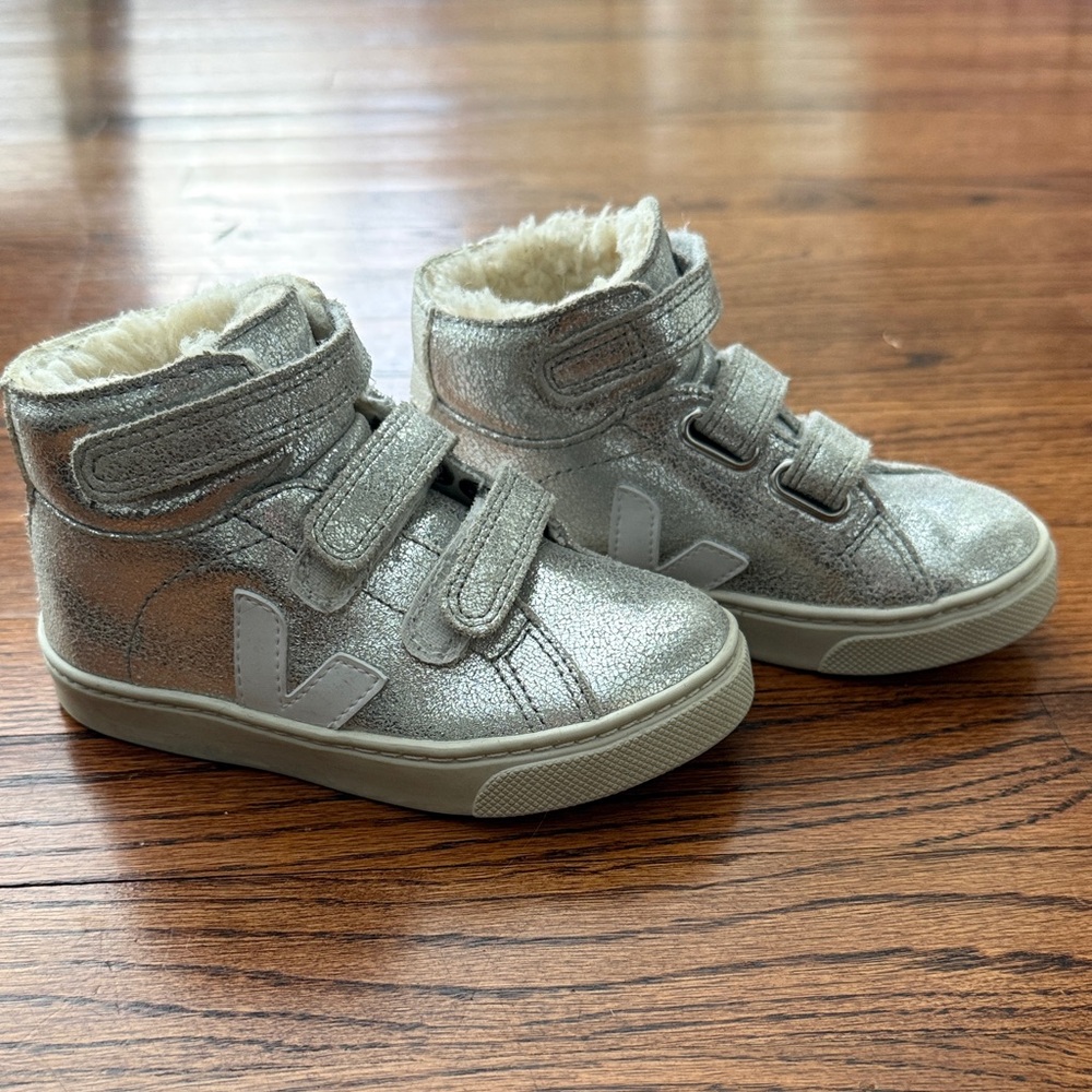 Veja high top sneakers size 10 (toddler)
